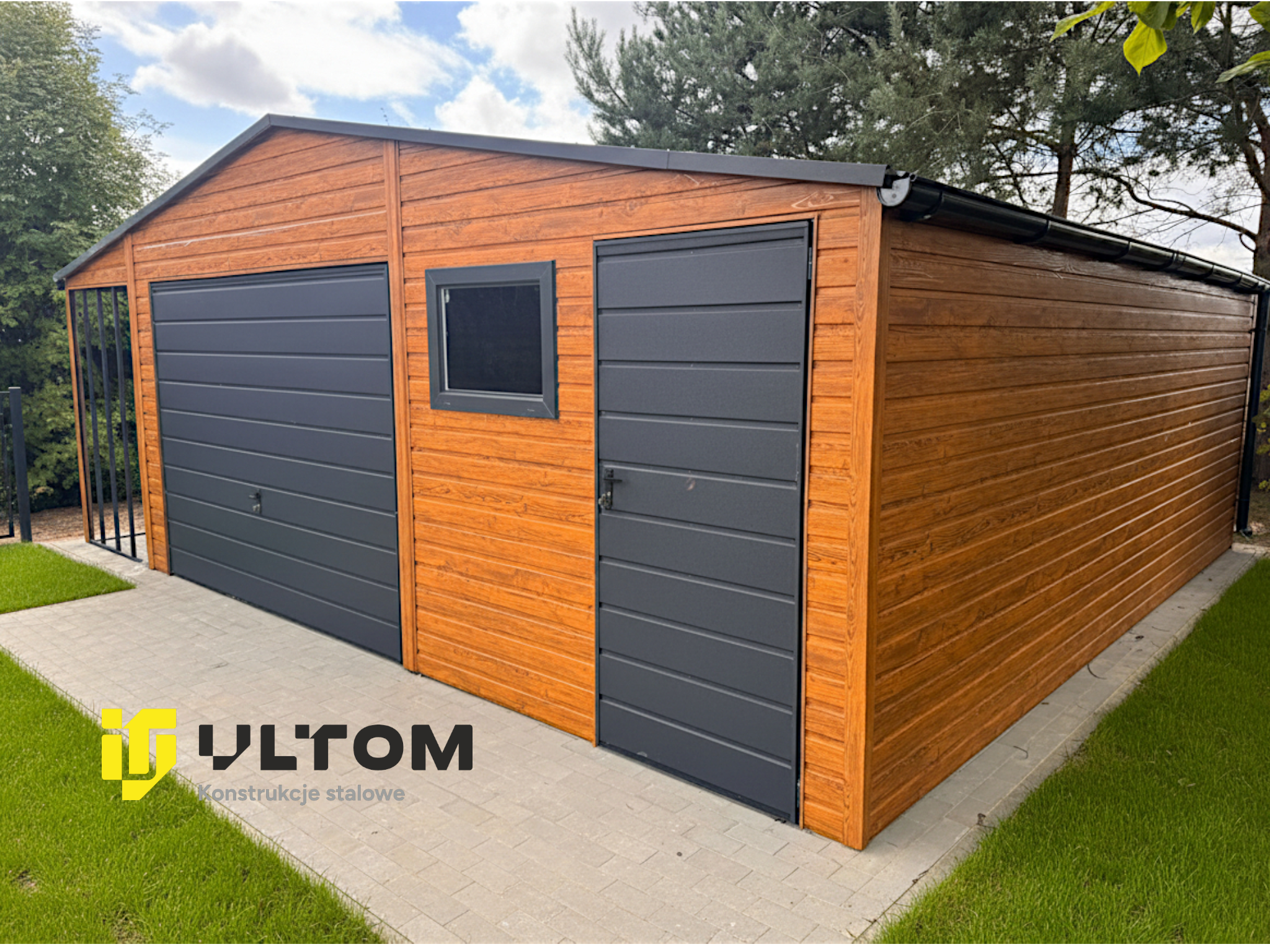 Garaż 6m x 7m | dwuspadowy + drewutnia 1,5m x 7m kolor drewnopodobny + ral 7016 Garaż 6m x 7m | dwuspadowy + drewutnia 1,5m x 7m kolor drewnopodobny + ral 7016